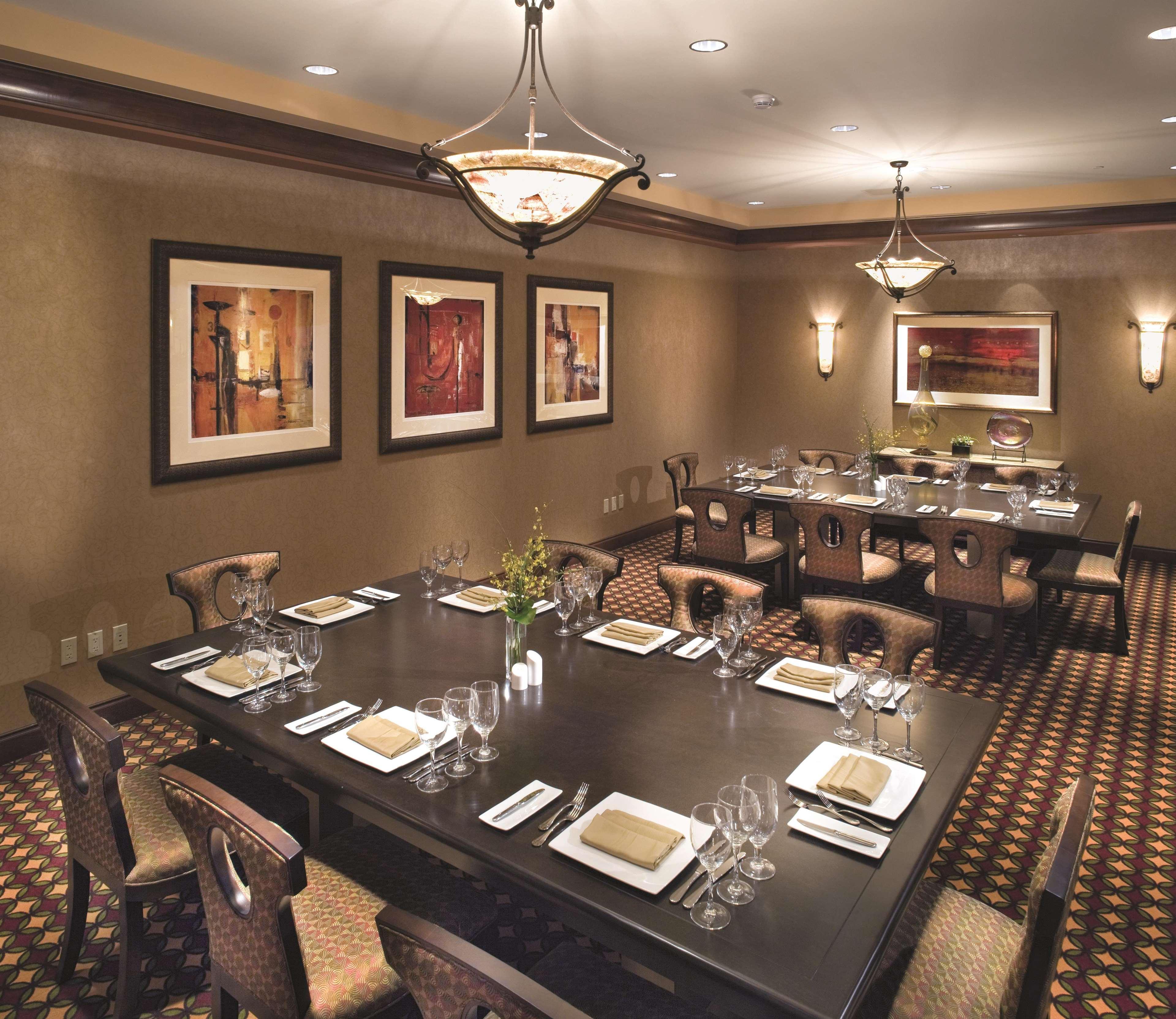 Embassy Suites By Hilton Norman Hotel & Conference Center Экстерьер фото
