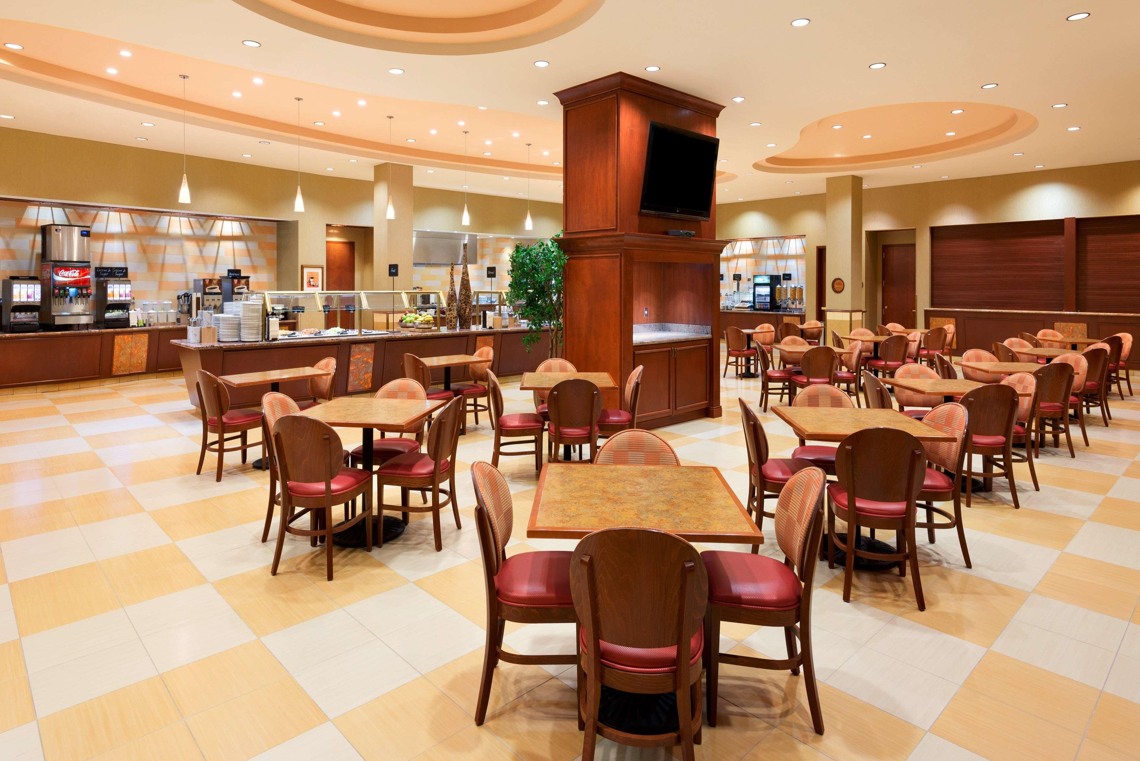 Embassy Suites By Hilton Norman Hotel & Conference Center Экстерьер фото