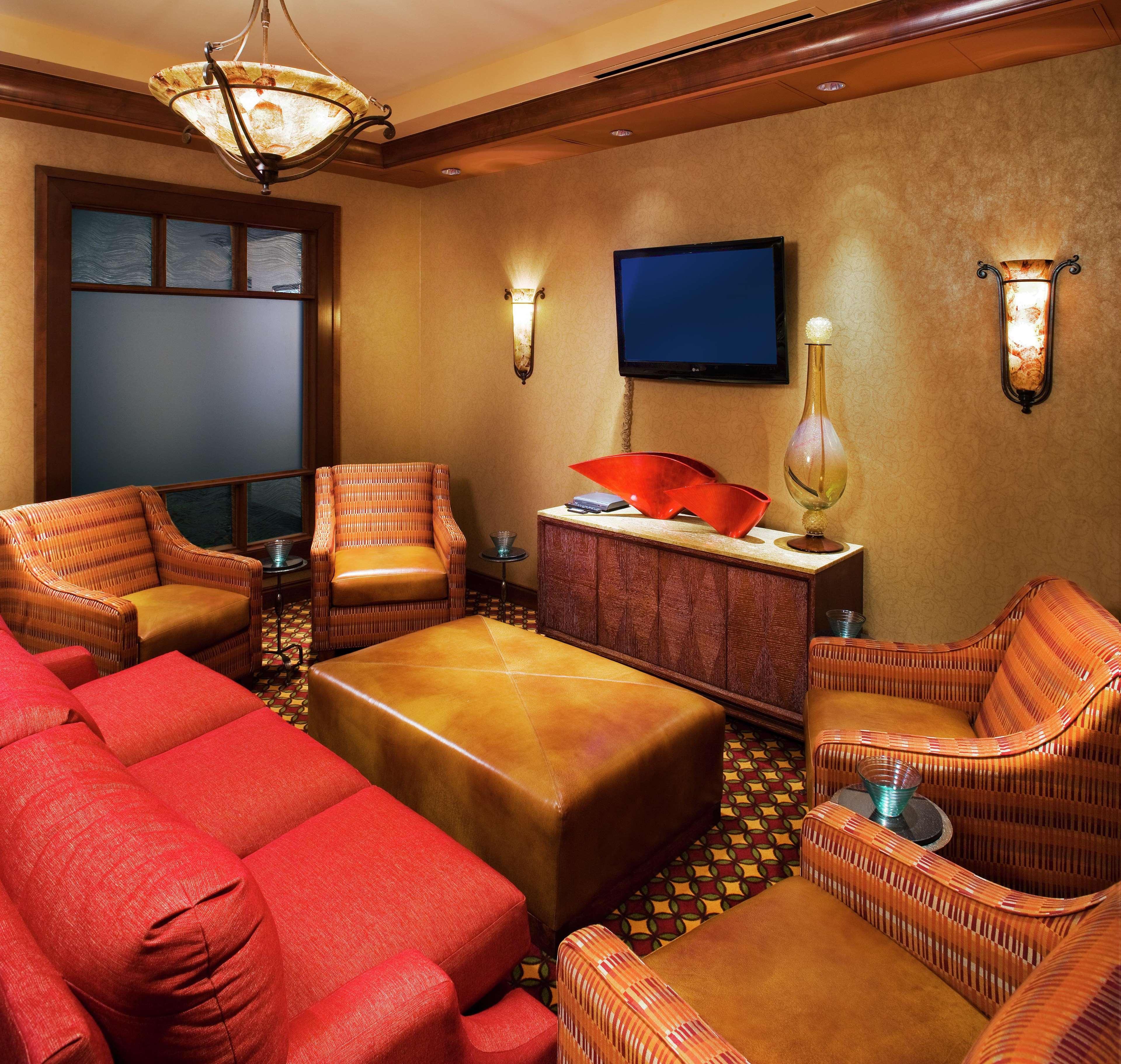 Embassy Suites By Hilton Norman Hotel & Conference Center Экстерьер фото