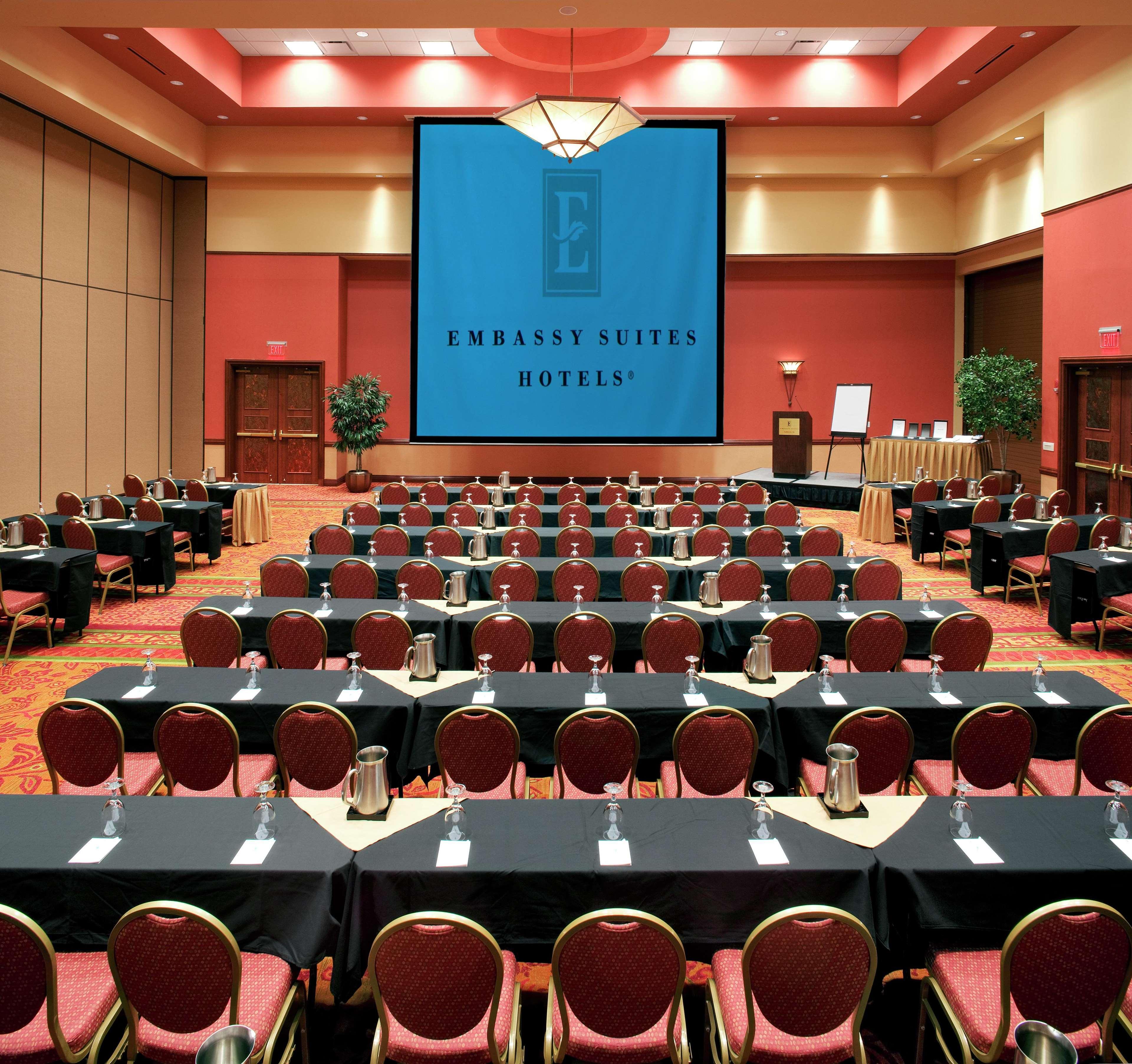 Embassy Suites By Hilton Norman Hotel & Conference Center Экстерьер фото
