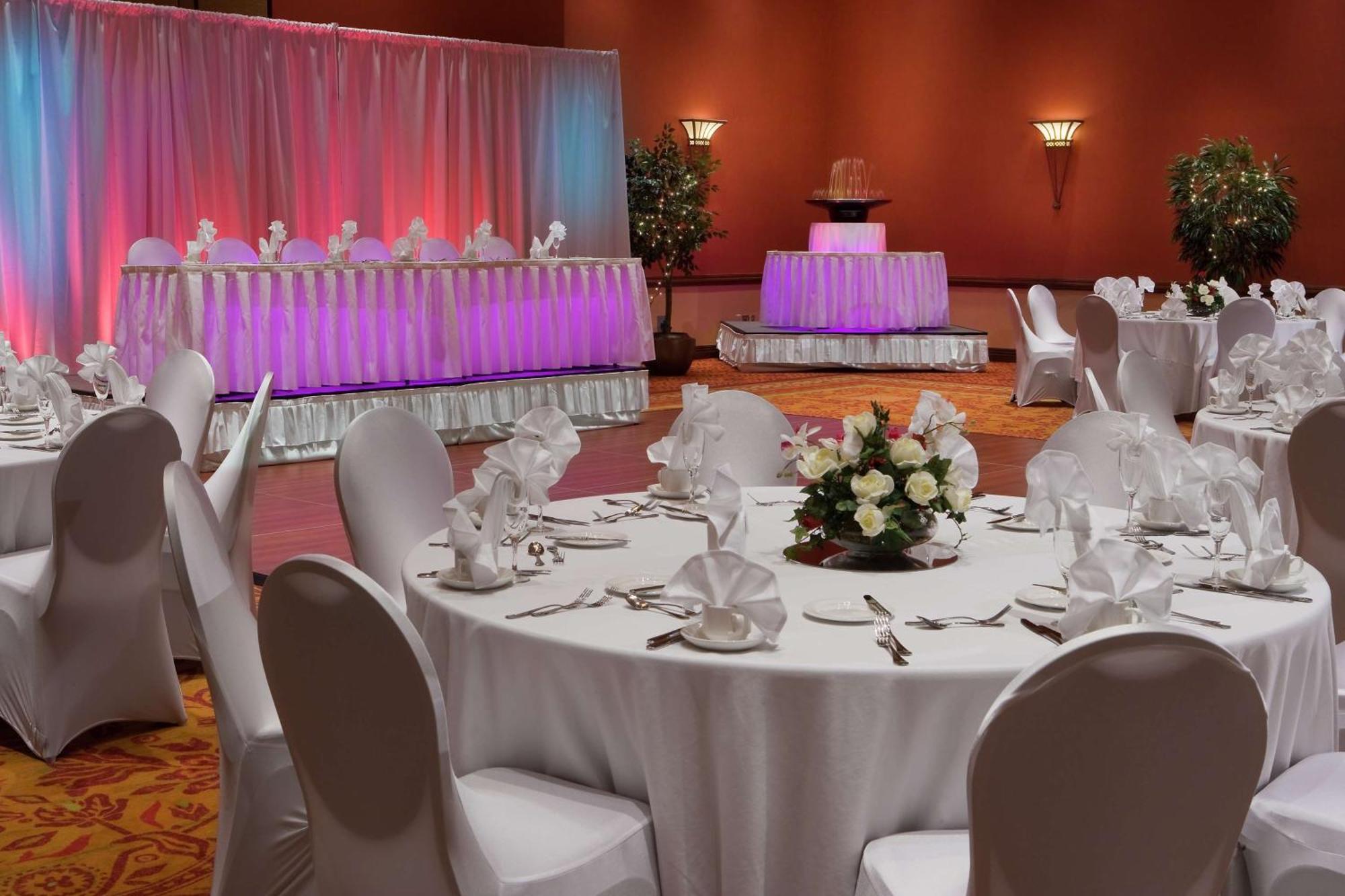 Embassy Suites By Hilton Norman Hotel & Conference Center Экстерьер фото