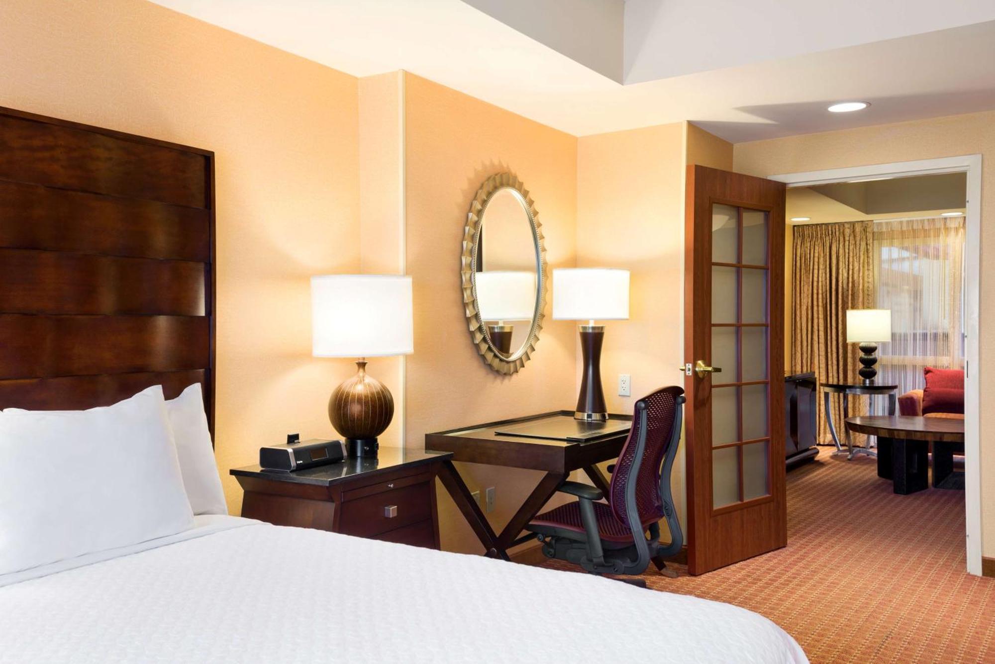 Embassy Suites By Hilton Norman Hotel & Conference Center Экстерьер фото