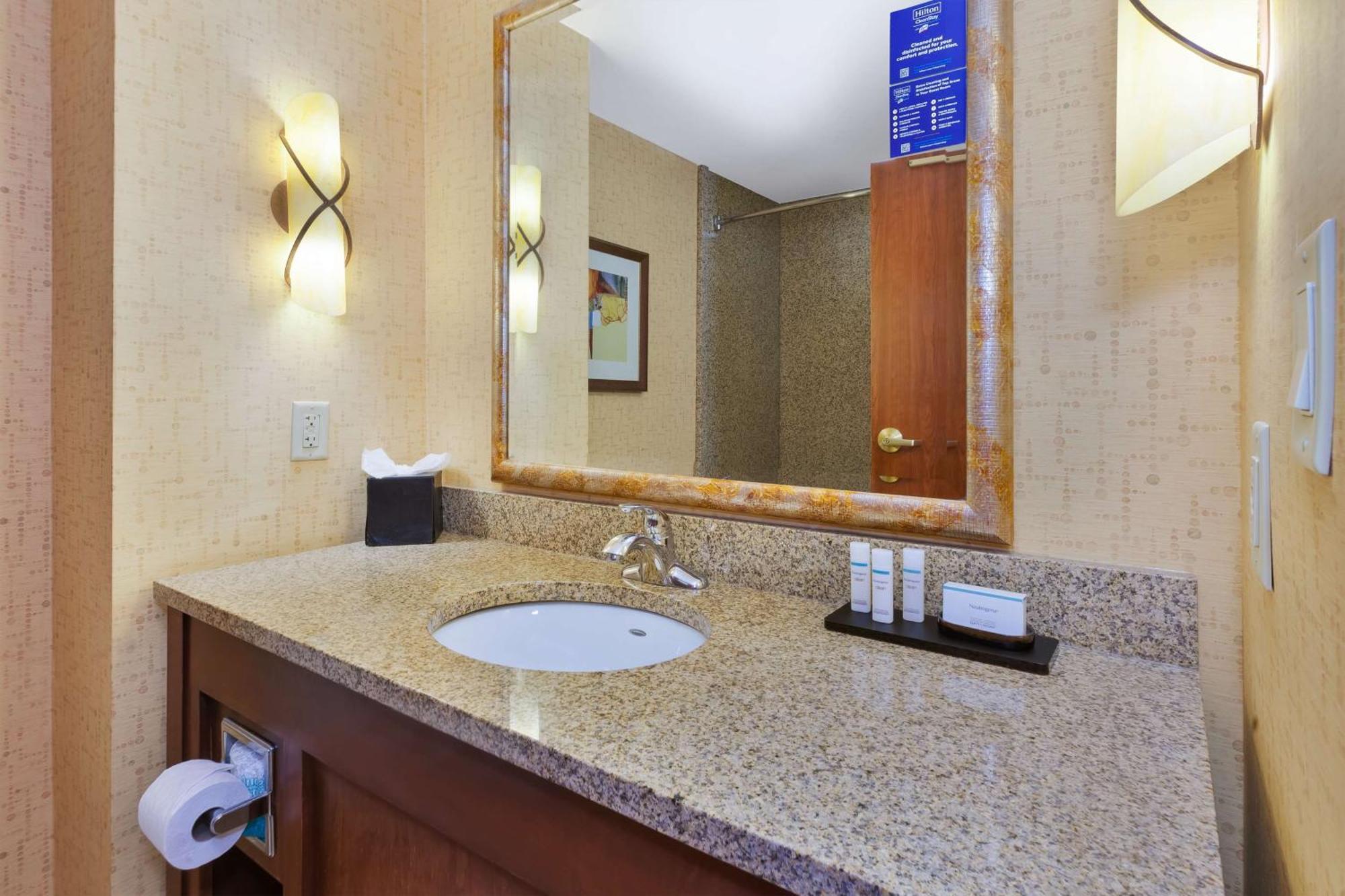 Embassy Suites By Hilton Norman Hotel & Conference Center Экстерьер фото