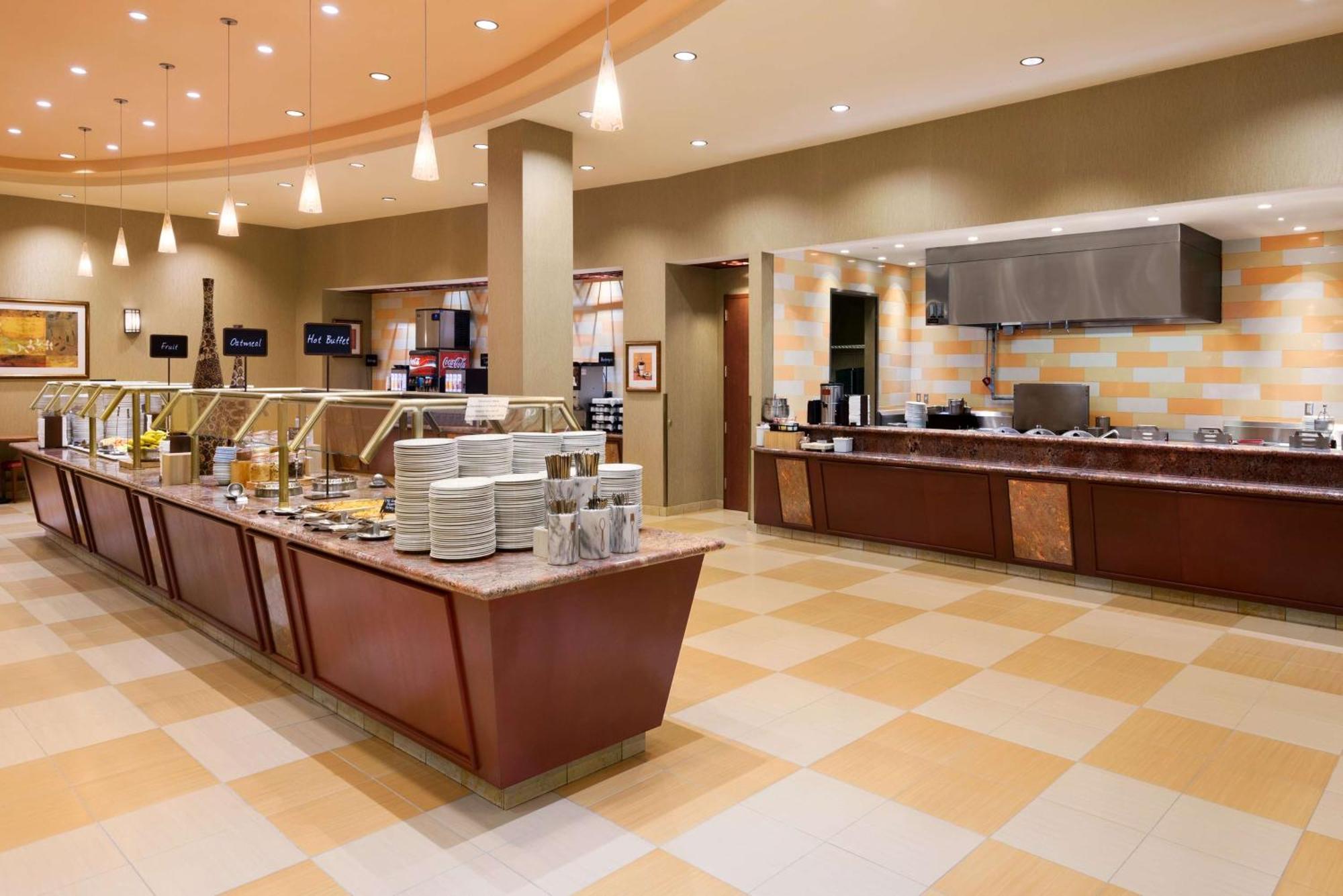 Embassy Suites By Hilton Norman Hotel & Conference Center Экстерьер фото