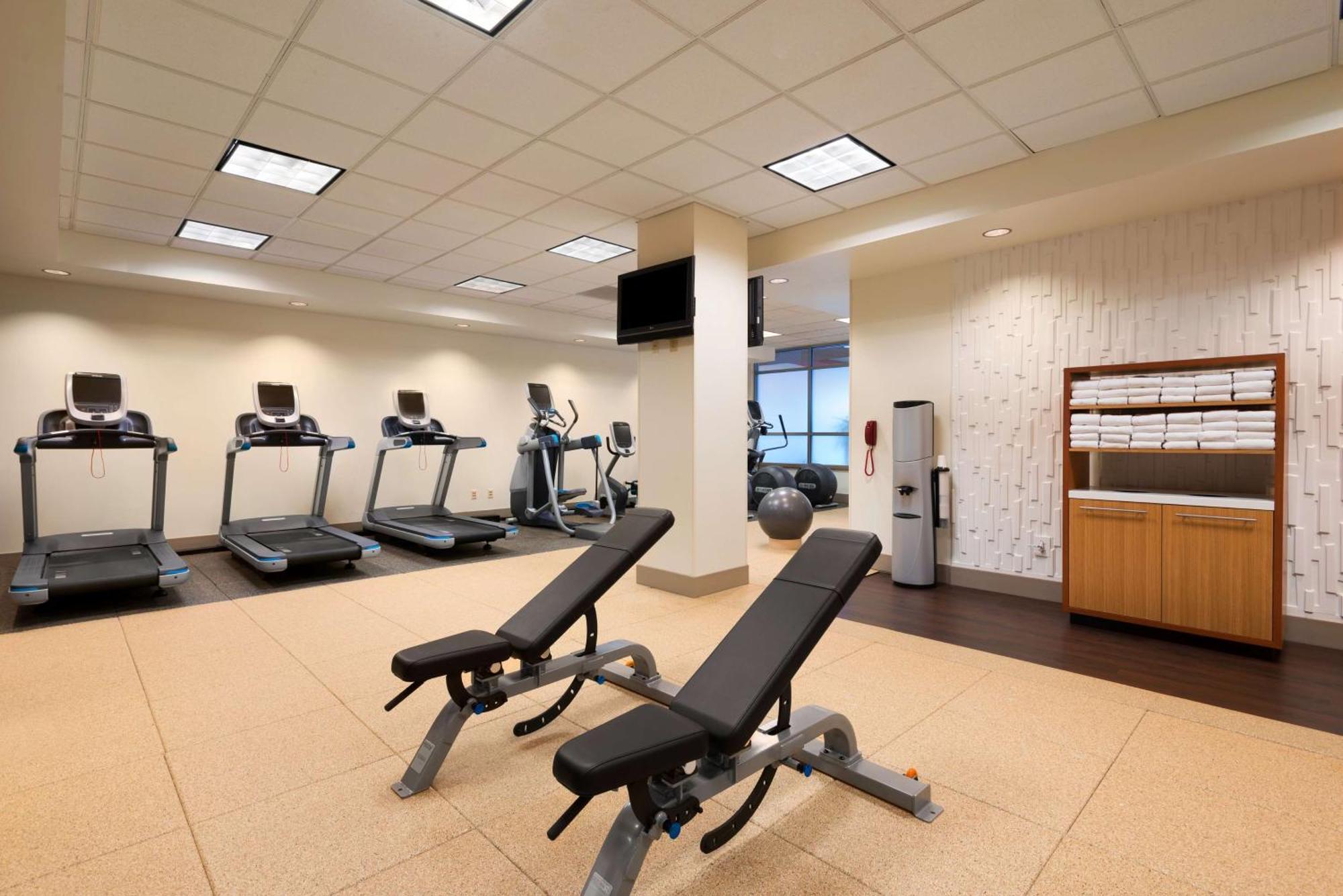 Embassy Suites By Hilton Norman Hotel & Conference Center Экстерьер фото