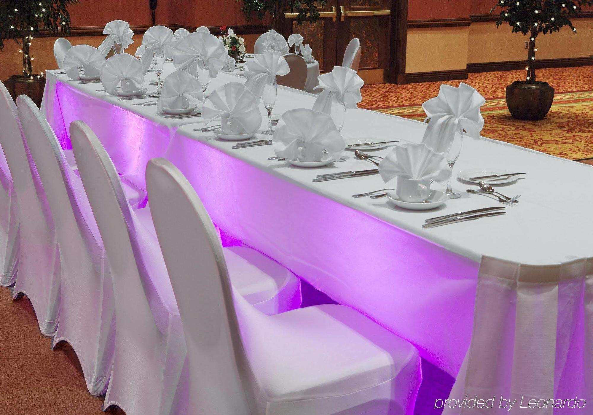Embassy Suites By Hilton Norman Hotel & Conference Center Экстерьер фото